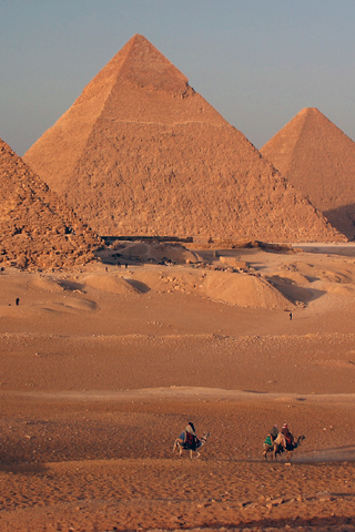 Pyramids of Giza iPhone Wallpaper