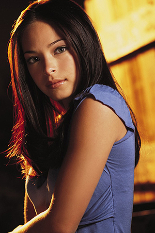 Smallville Kristin Kreuk iPhone Wallpaper